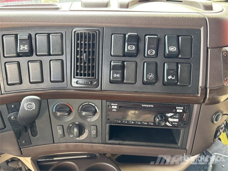 Volvo VNL Sadulveokid