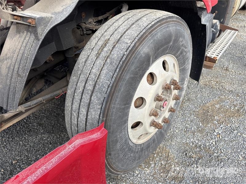 Volvo VNL Sadulveokid
