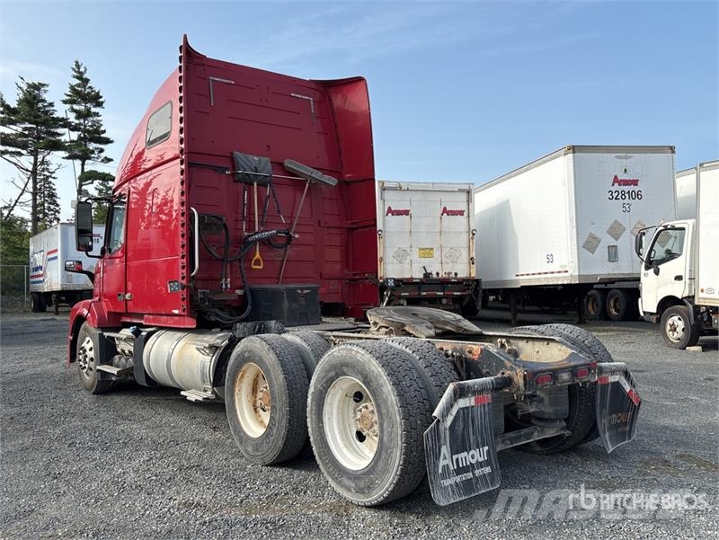 Volvo VNL Sadulveokid