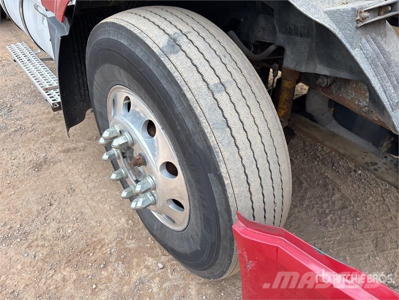 Volvo VNL 牵引车