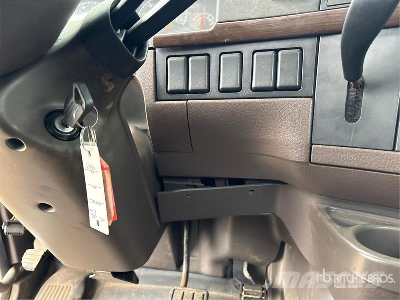 Volvo VNL Vlačilci