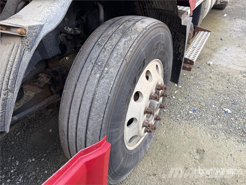 Volvo VNL Sadulveokid