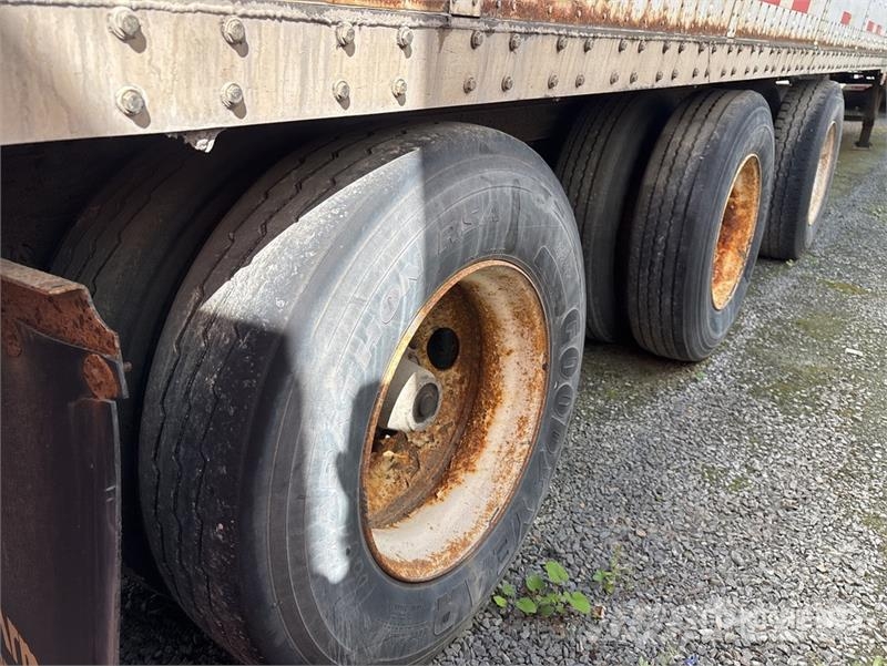 Wabash 53 ft x 102 in Tri/A Van Trailer Прицепы-фургоны
