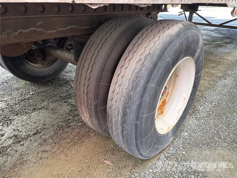 Wabash 53 ft x 102 in Tri/A Van Trailer Прицепы-фургоны