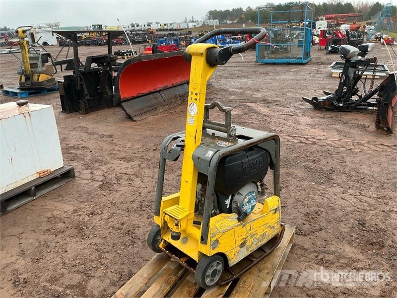 Wacker Neuson DPU3050H Reversible Vibratory Plate Compactor دكاكات أفقية