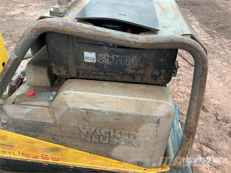 Wacker Neuson DPU6555H Reversible Vibratory Plate Compactor دكاكات أفقية