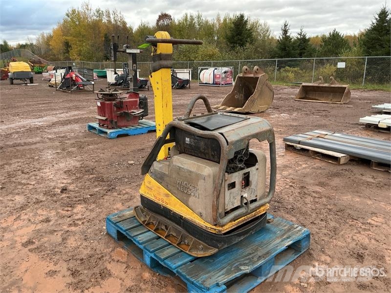 Wacker Neuson DPU6555H Reversible Vibratory Plate Compactor دكاكات أفقية