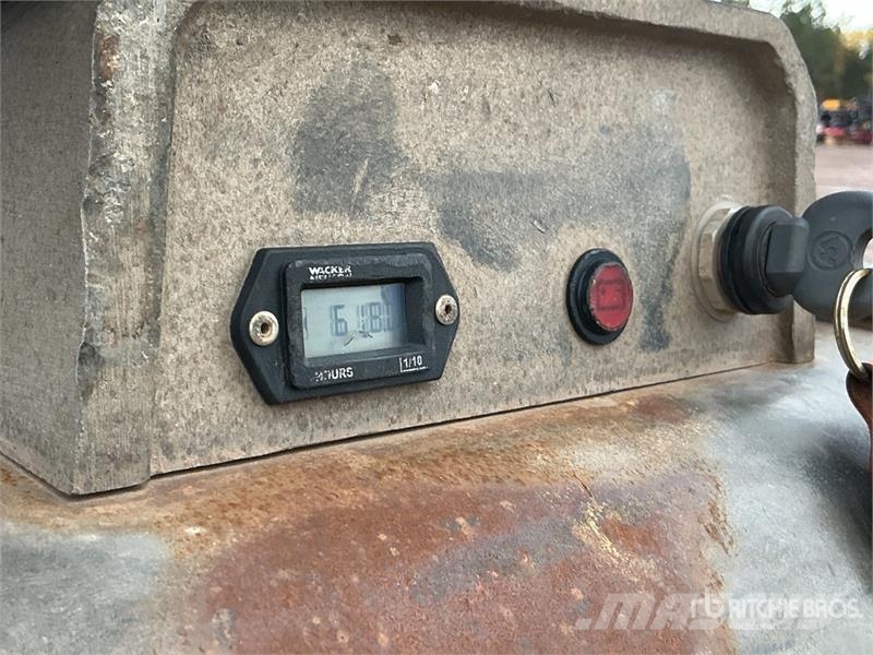 Wacker Neuson DPU6555H Reversible Vibratory Plate Compactor دكاكات أفقية