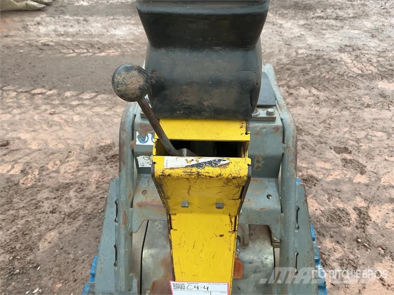 Wacker Neuson DPU6555H Reversible Vibratory Plate Compactor دكاكات أفقية