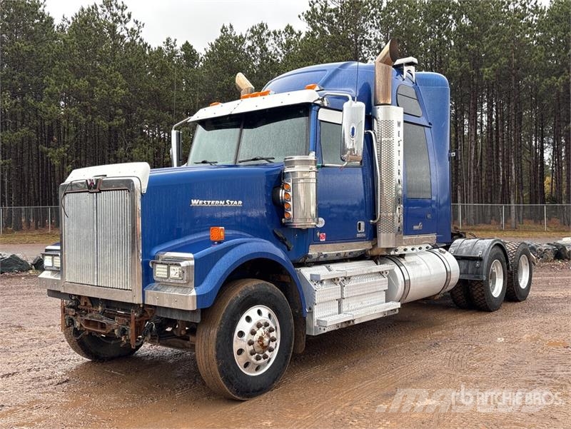 Western Star 4900 6x4 T/A Sleeper Truck Tractor Cavalos mecânicos