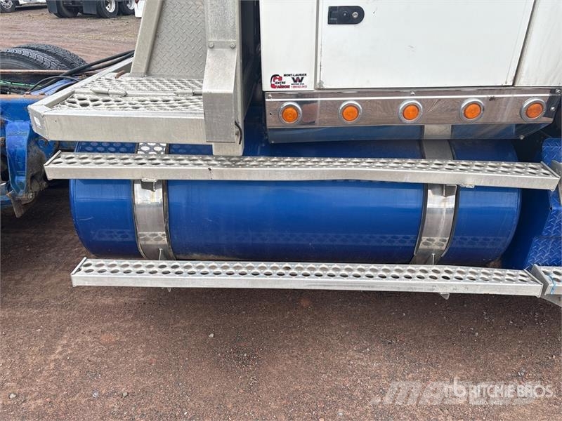 Western Star 4900 6x4 T/A Sleeper Truck Tractor (Inoperable) Влекачи