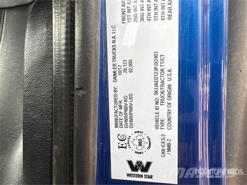 Western Star 4900 6x4 T/A Sleeper Truck Tractor (Inoperable) Влекачи