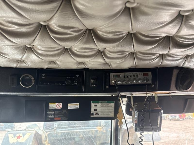 Western Star 4900 6x4 T/A Sleeper Truck Tractor Vetopöytäautot