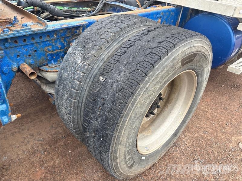 Western Star 4900 6x4 T/A Sleeper Truck Tractor (Inoperable) Влекачи