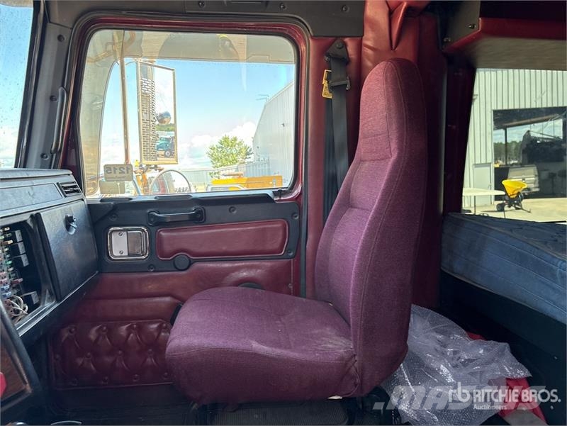 Western Star 4900 6x4 T/A Sleeper Truck Tractor (Inoperable) Dragbilar