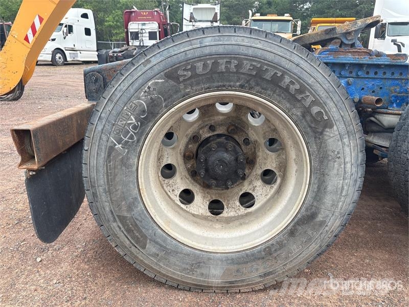 Western Star 4900 6x4 T/A Sleeper Truck Tractor (Inoperable) Влекачи