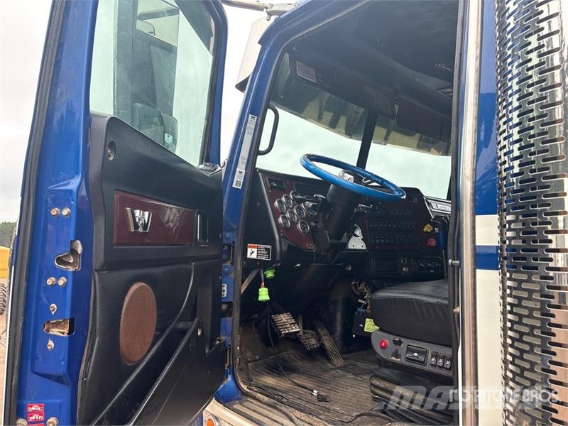 Western Star 4900 6x4 T/A Sleeper Truck Tractor (Inoperable) Влекачи