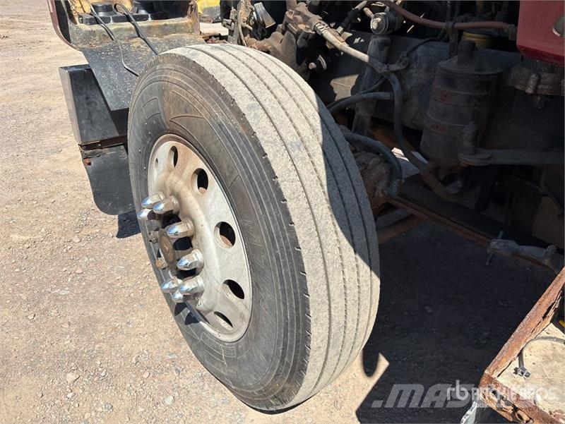 Western Star 4900 6x4 T/A Sleeper Truck Tractor (Inoperable) Dragbilar