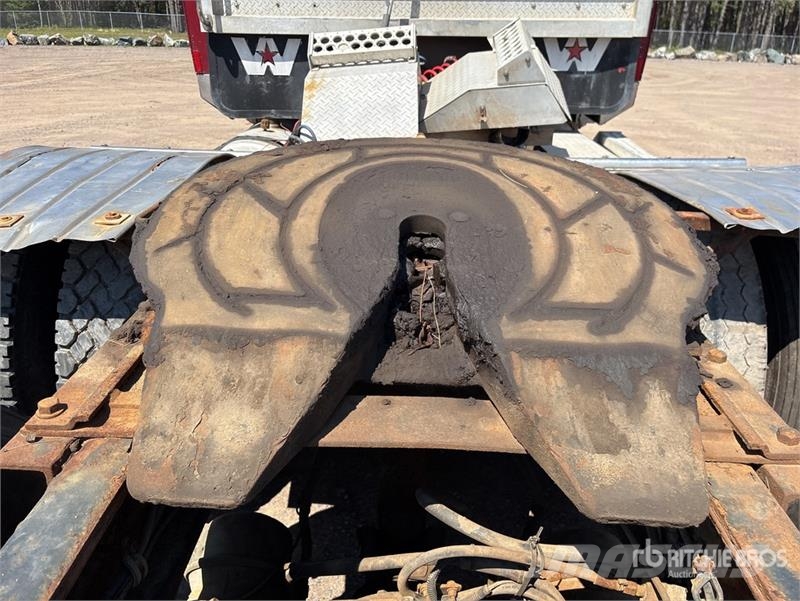 Western Star 4900 6x4 T/A Sleeper Truck Tractor (Inoperable) Dragbilar