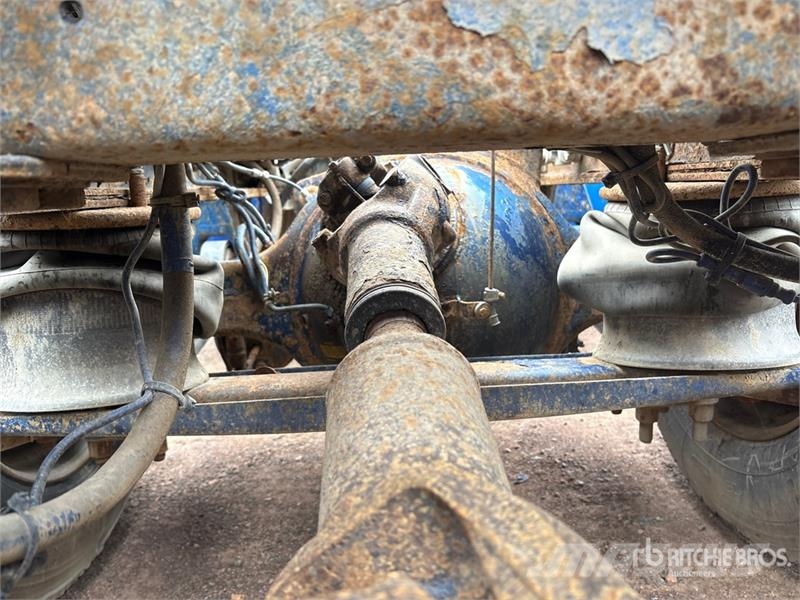 Western Star 4900 6x4 T/A Sleeper Truck Tractor (Inoperable) Влекачи