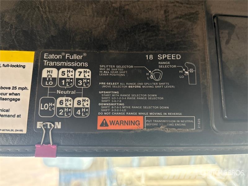 Western Star 4900 6x4 T/A Sleeper Truck Tractor (Inoperable) Влекачи