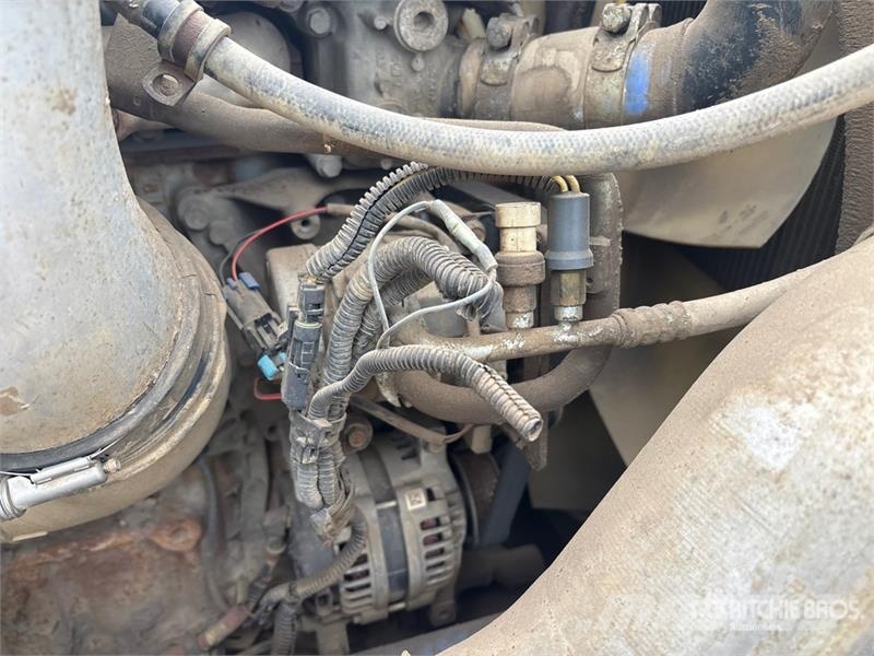 Western Star 4900 6x4 T/A Sleeper Truck Tractor (Inoperable) Влекачи