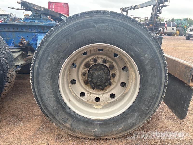 Western Star 4900 6x4 T/A Sleeper Truck Tractor (Inoperable) Влекачи