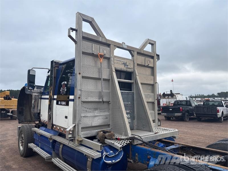 Western Star 4900 6x4 T/A Sleeper Truck Tractor (Inoperable) Влекачи