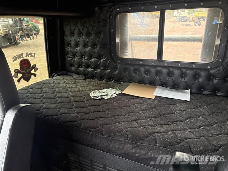 Western Star 4900 6x4 T/A Sleeper Truck Tractor (Inoperable) Влекачи