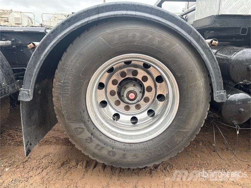 Western Star 4900 8x4 Tri/A Day Cab Truck Tractor Tractores (camiões)
