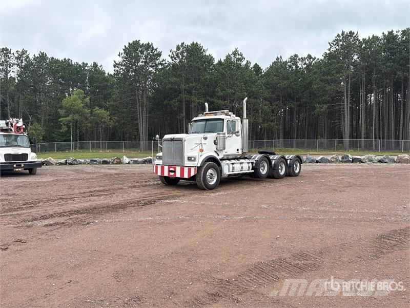 Western Star 4900 8x4 Tri/A Day Cab Truck Tractor Tractores (camiões)
