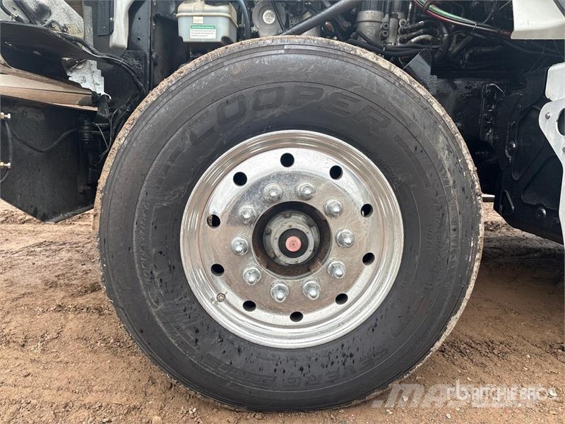 Western Star 4900 8x4 Tri/A Day Cab Truck Tractor Tractores (camiões)