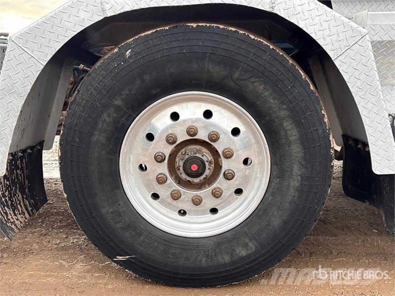 Western Star 4900 8x4 Twin-Steer T/A Dump Truck Kiperi kamioni