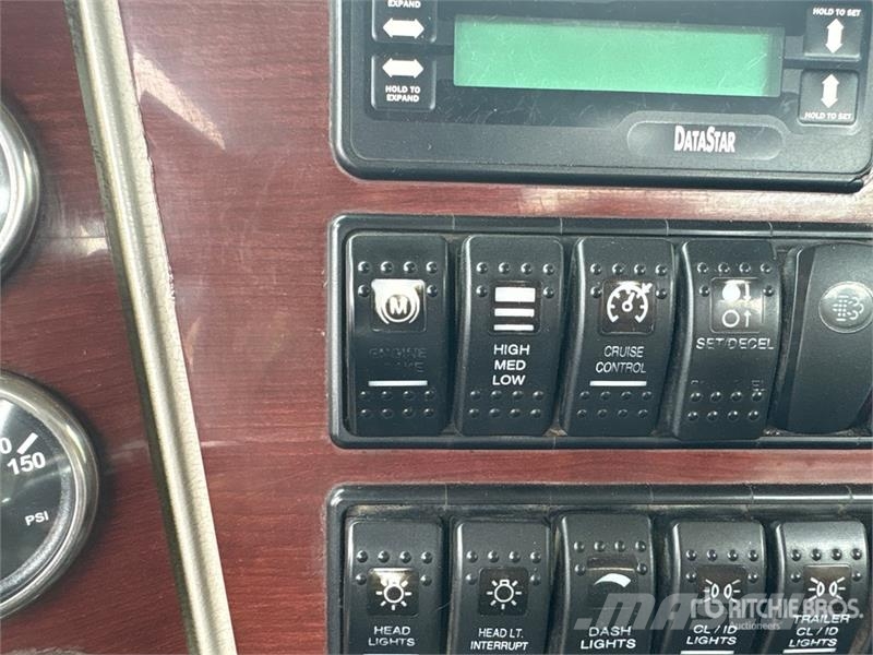 Western Star 4900 8x4 Tri/A Day Cab Truck Tractor Tractores (camiões)