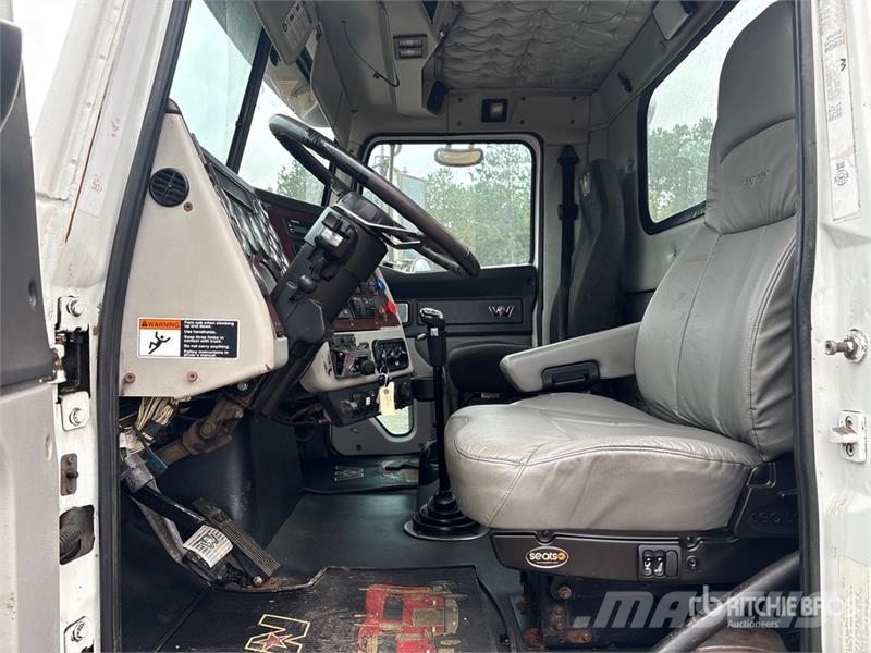 Western Star 4900 8x4 Tri/A Day Cab Truck Tractor Tractores (camiões)