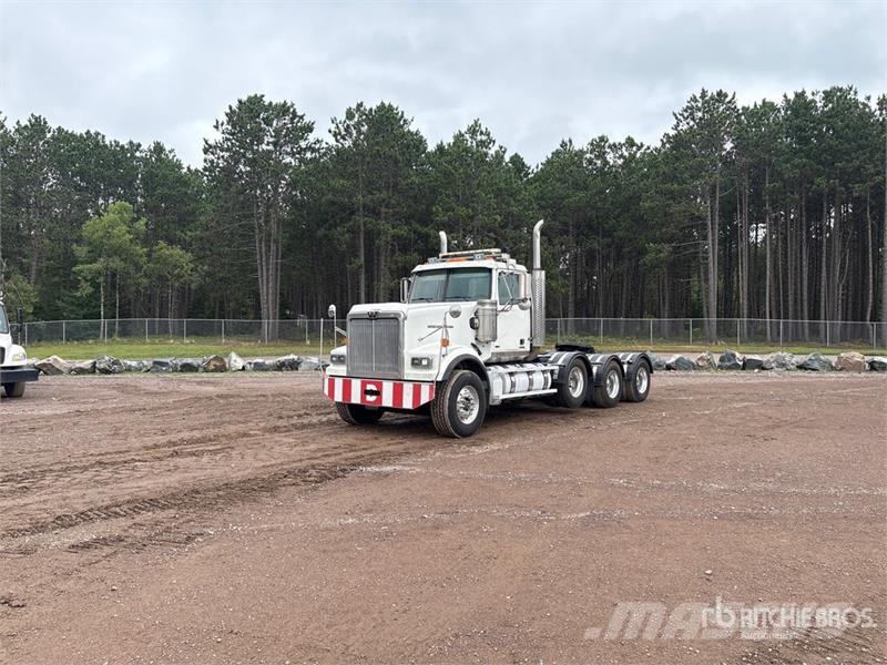 Western Star 4900 8x4 Tri/A Day Cab Truck Tractor Tractores (camiões)