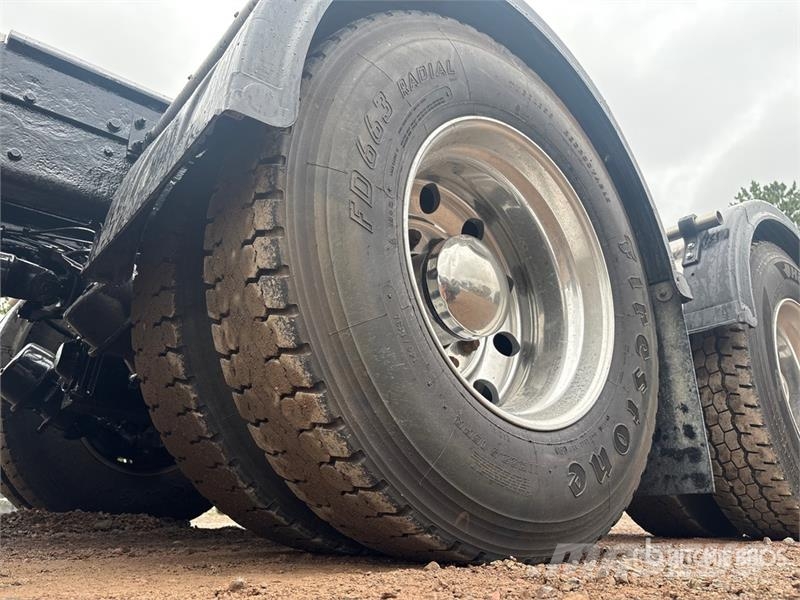 Western Star 4900 8x4 Tri/A Day Cab Truck Tractor Tractores (camiões)