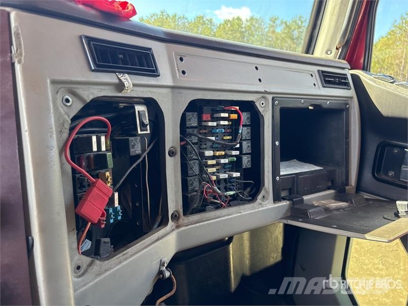 Western Star 4900FA 8x4 Tri/A Sleeper Truck Tractor Trekkers