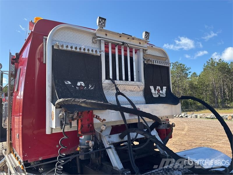 Western Star 4900FA 8x4 Tri/A Sleeper Truck Tractor Trekkers