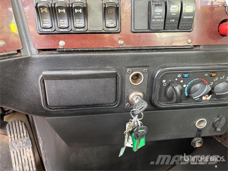 Western Star PM 47524 PX 9489 lb Knuckle Boom on Western Star Camioane cu macara