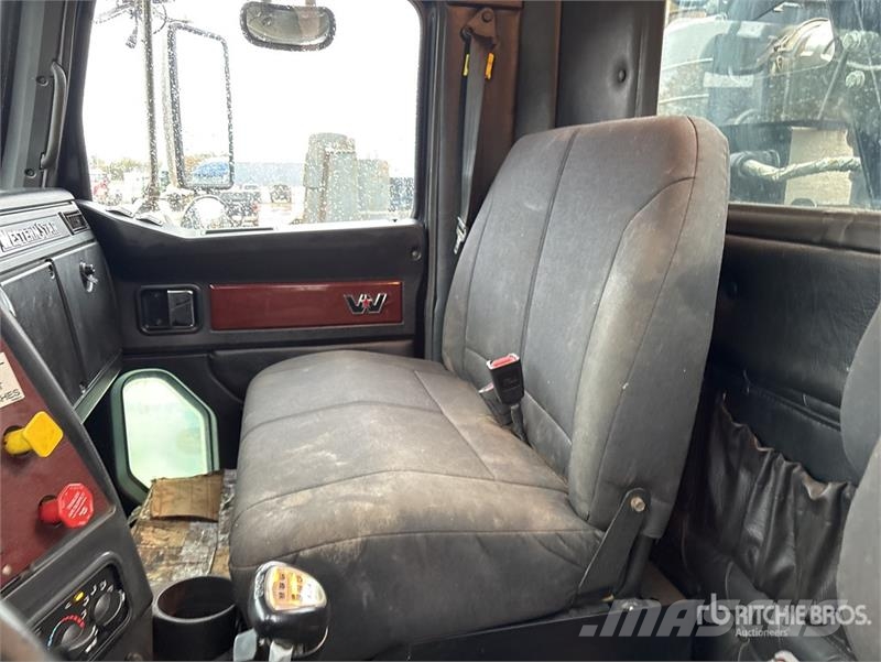 Western Star PM 47524 PX 9489 lb Knuckle Boom on Western Star Vlakke laadvloer met kraan