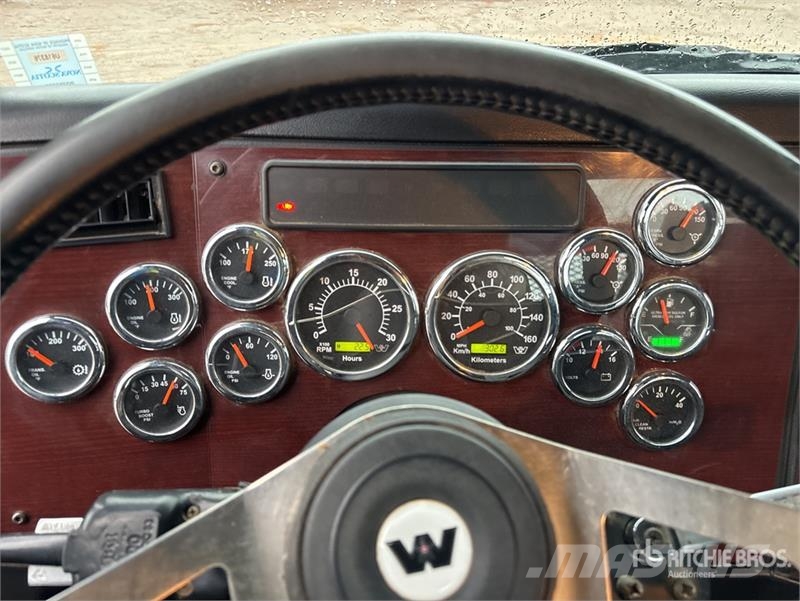 Western Star PM 47524 PX 9489 lb Knuckle Boom on Western Star Vlakke laadvloer met kraan