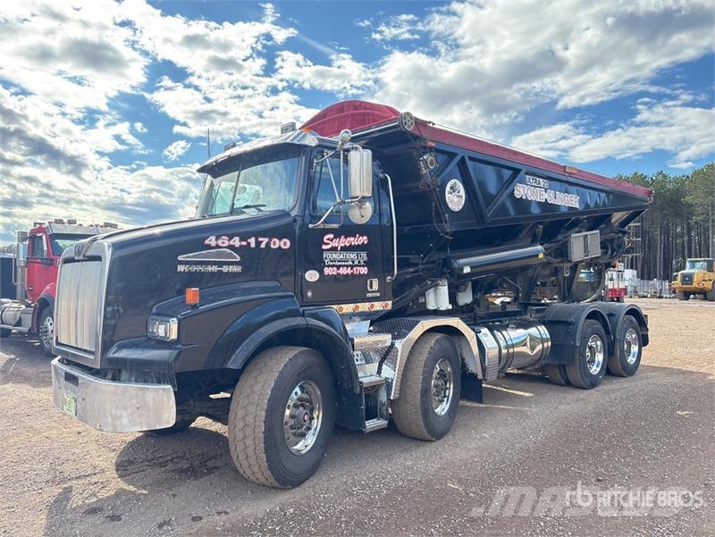 Western Star Stone Slinger Ultra 20 on  Western Star 4800TS 8x4 ماكينات الحصاة والخرسانة
