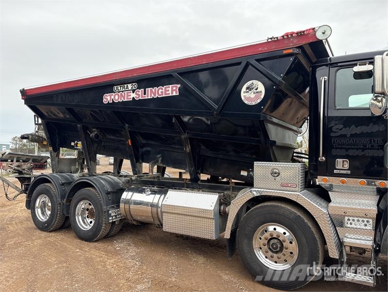 Western Star Stone Slinger Ultra 20 on  Western Star 4800TS 8x4 ماكينات الحصاة والخرسانة