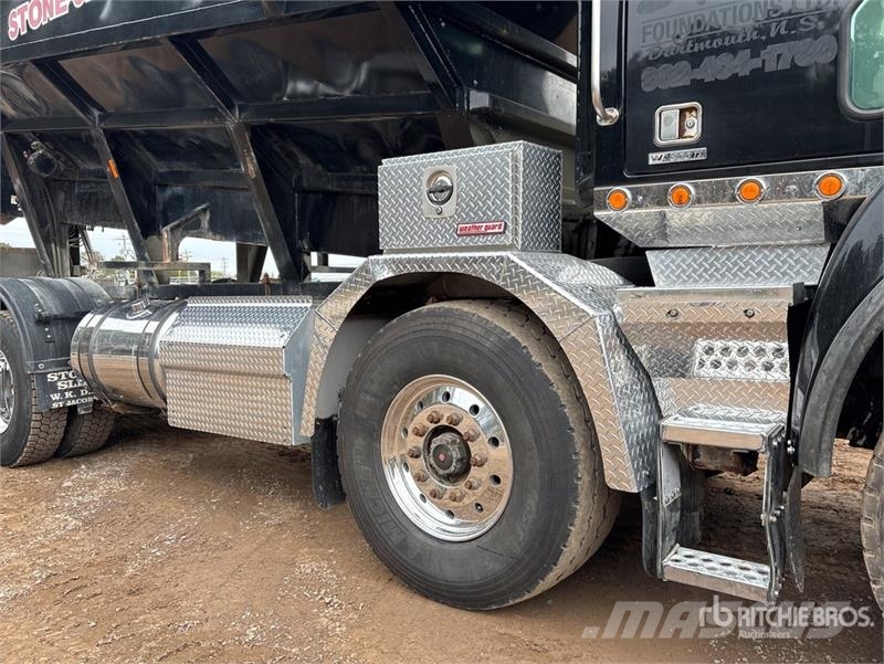 Western Star Stone Slinger Ultra 20 on  Western Star 4800TS 8x4 Betonikivikoneet