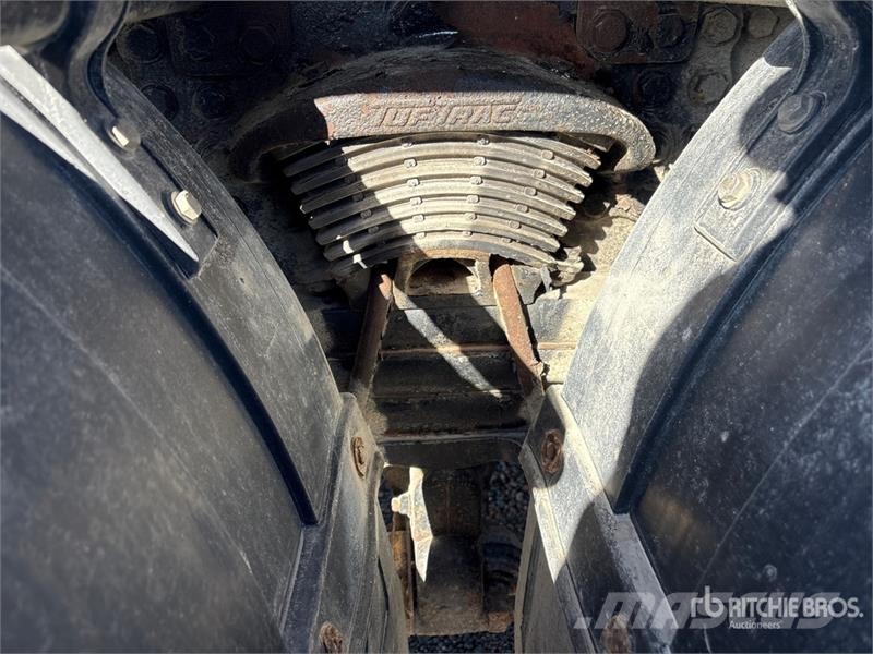 Western Star Stone Slinger Ultra 20 on  Western Star 4800TS 8x4 ماكينات الحصاة والخرسانة