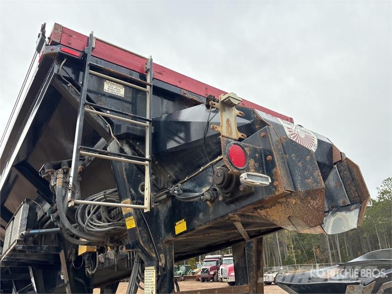 Western Star Stone Slinger Ultra 20 on  Western Star 4800TS 8x4 ماكينات الحصاة والخرسانة
