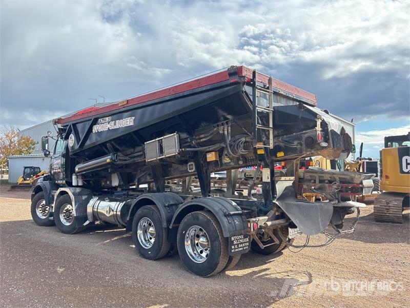 Western Star Stone Slinger Ultra 20 on  Western Star 4800TS 8x4 ماكينات الحصاة والخرسانة