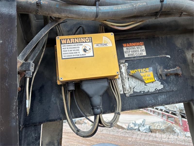 Western Star Stone Slinger Ultra 20 on  Western Star 4800TS 8x4 ماكينات الحصاة والخرسانة