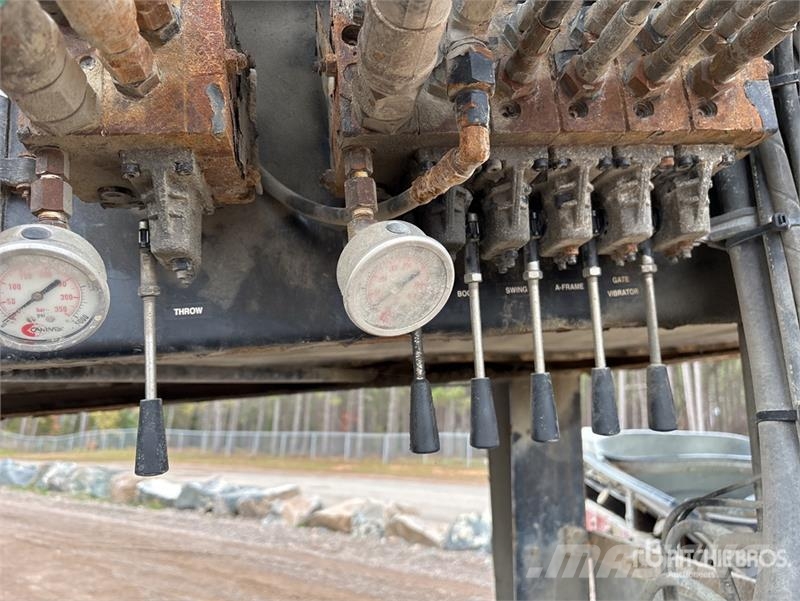 Western Star Stone Slinger Ultra 20 on  Western Star 4800TS 8x4 Betonikivikoneet